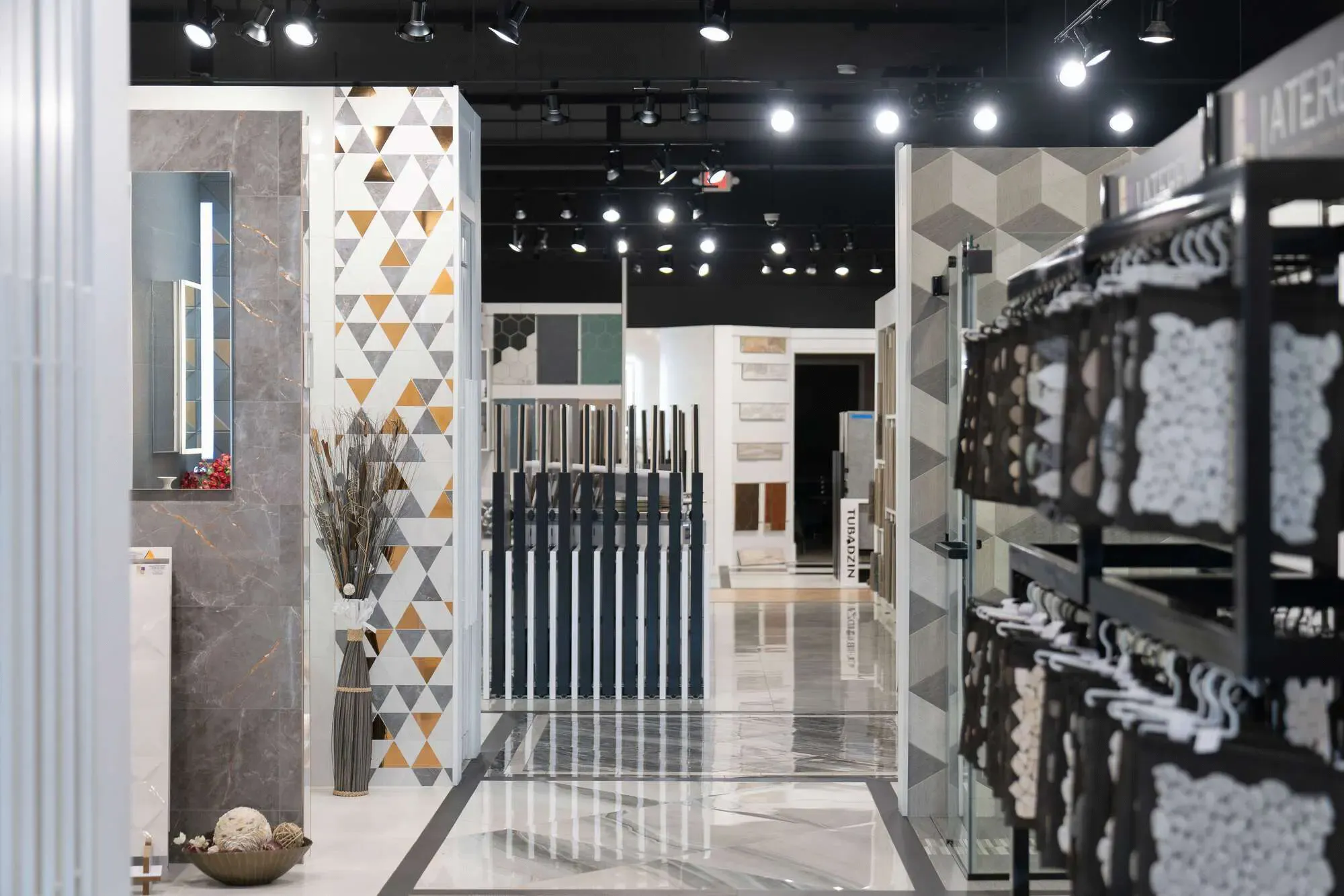 Laterem Tile + Stone