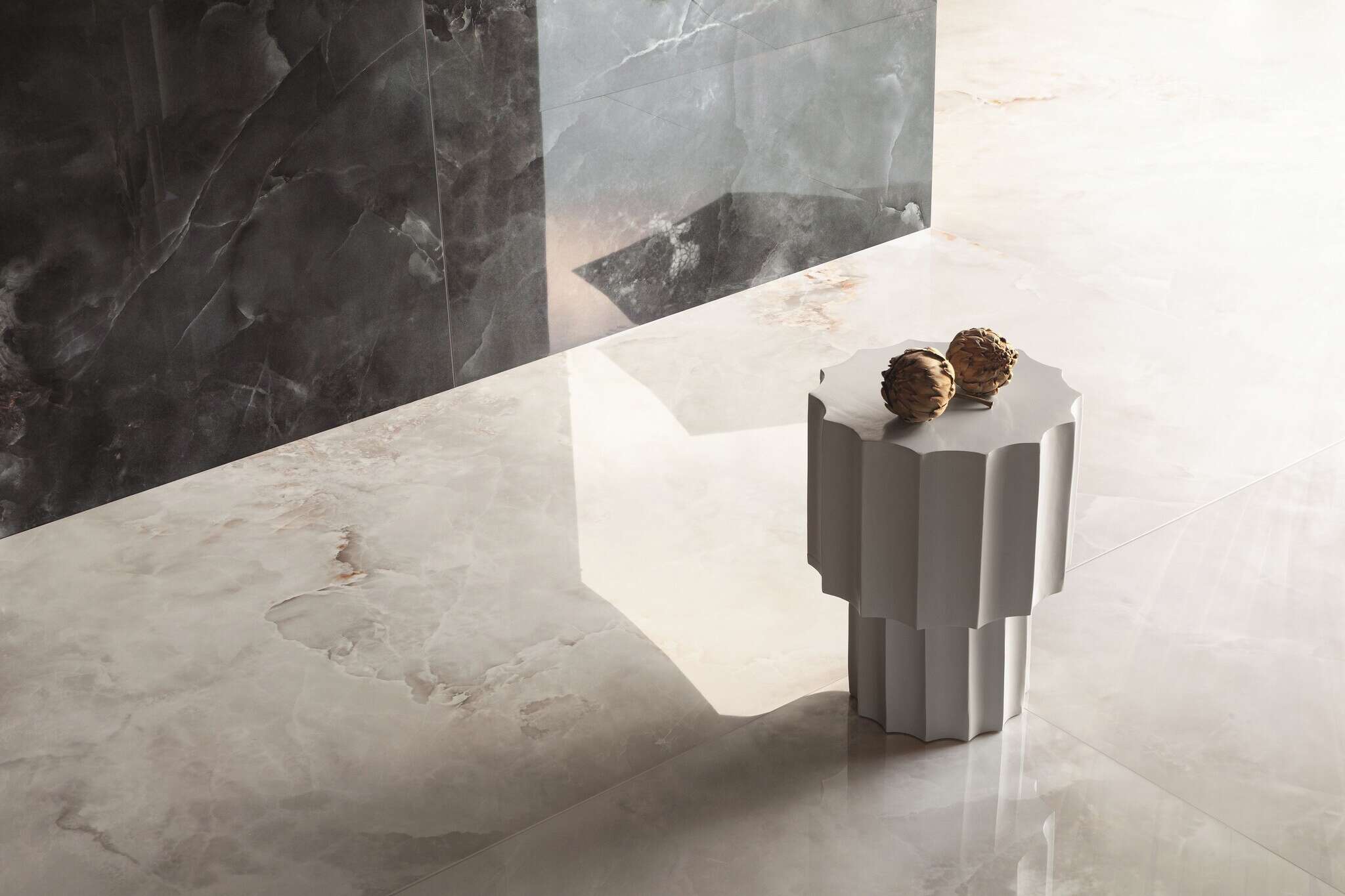 Aquamarine Black 32x32 Polished Porcelain Tile