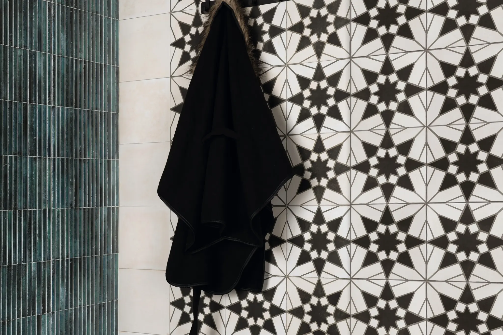 Incurve Fluted Green 6x12 Glossy Ceramic Wall Structure Tile